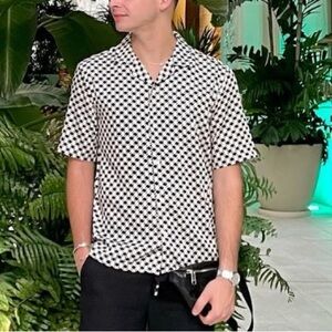 Zara Contrast Collared Short Sleeve Button Down, Size M